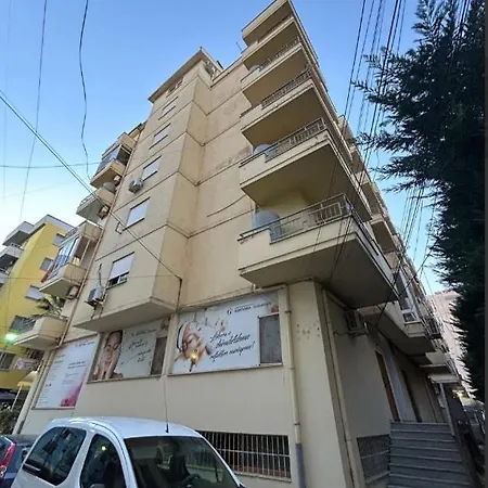 Stresni S Terasou, Zahradou A Vyhledem Na Apartment