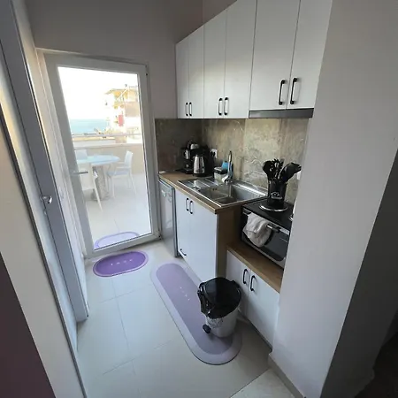 Apartment Stresni S Terasou, Zahradou A Vyhledem Na *