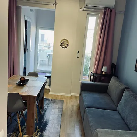 Stresni S Terasou, Zahradou A Vyhledem Na * Δυρράχιο