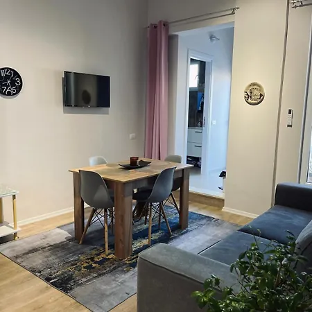 Stresni S Terasou, Zahradou A Vyhledem Na