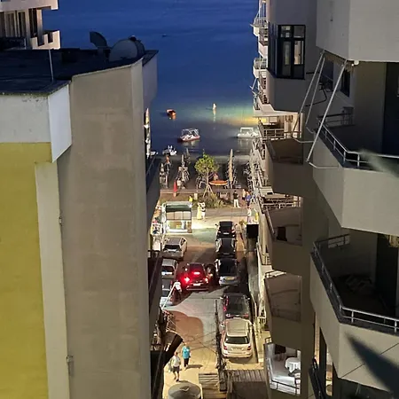 Stresni S Terasou, Zahradou A Vyhledem Na * Δυρράχιο