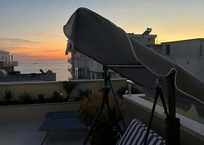 Stresni S Terasou, Zahradou A Vyhledem Na Appartement *