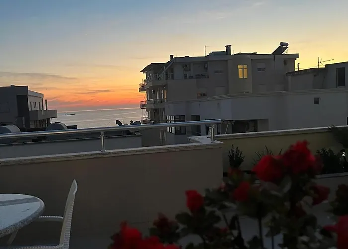 Appartement Stresni S Terasou, Zahradou A Vyhledem Na *