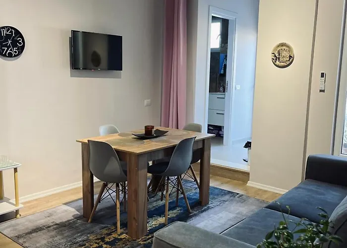Stresni S Terasou, Zahradou A Vyhledem Na