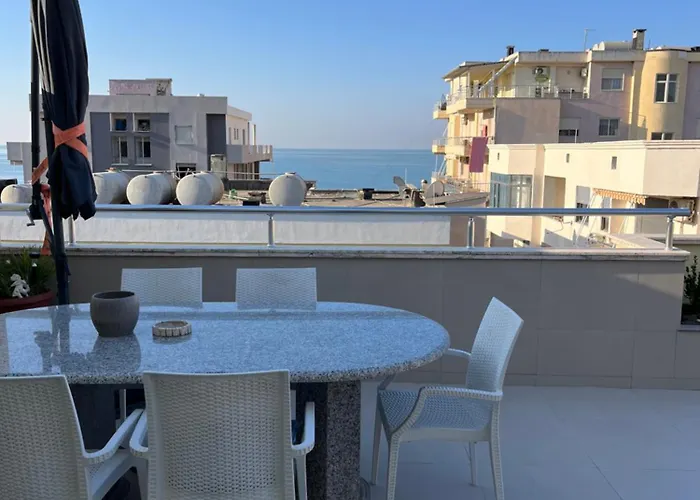 Stresni S Terasou, Zahradou A Vyhledem Na Appartement