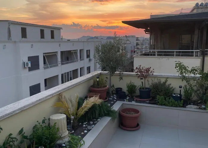 Stresni S Terasou, Zahradou A Vyhledem Na Durrës