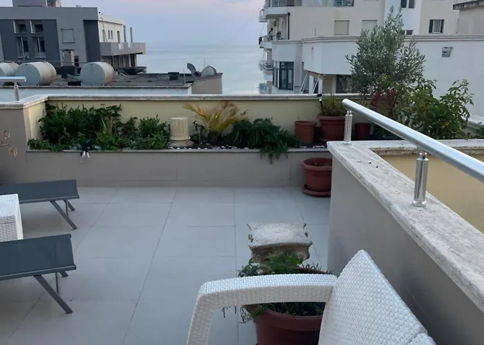 Stresni S Terasou, Zahradou A Vyhledem Na * Durrës